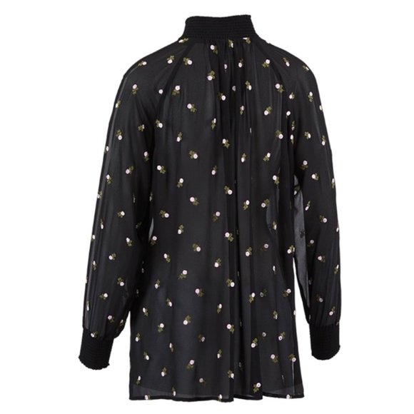 ✨NWOT✨ CAbi Embroidered Blouse - Sz S - Picture 4 of 9